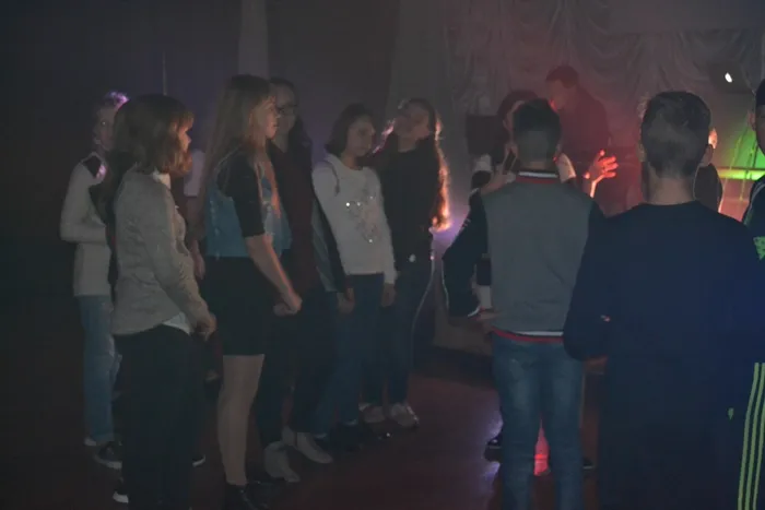 ТАНЦЫ под ФОНАРЁМ